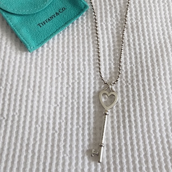 Tiffanys retired Large Key with bubble chain - Picture 2 of 3